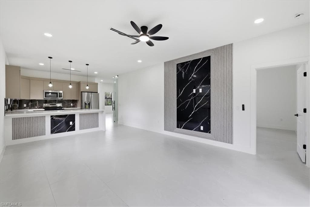 1151 Rachel ST E-20