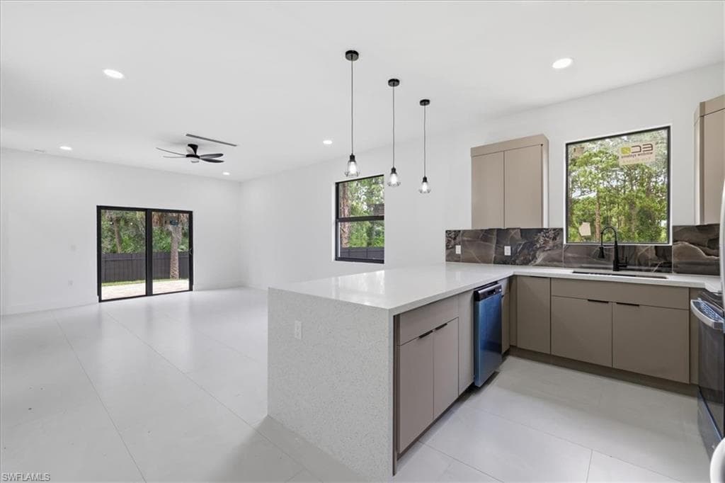 1151 Rachel ST E-14