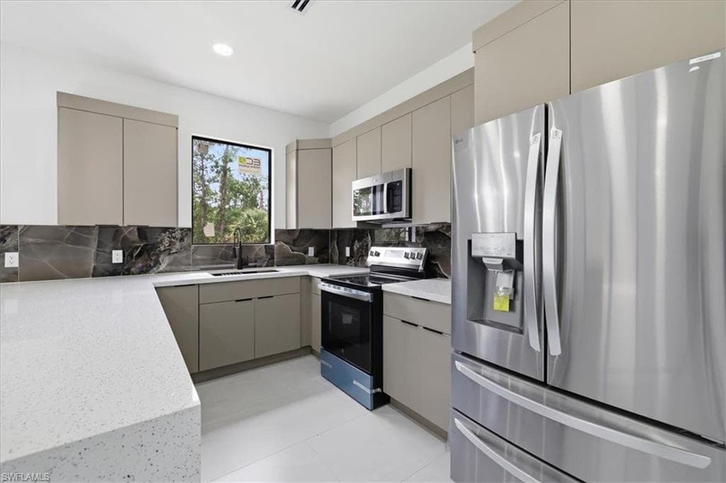 1151 Rachel ST E-15