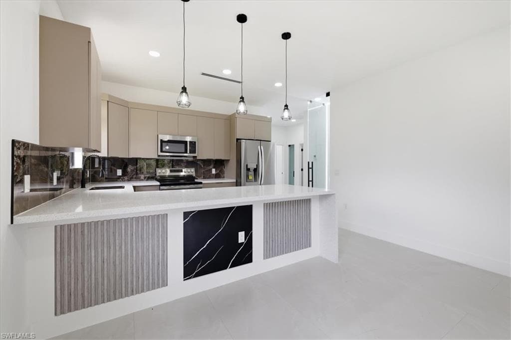 1151 Rachel ST E-35