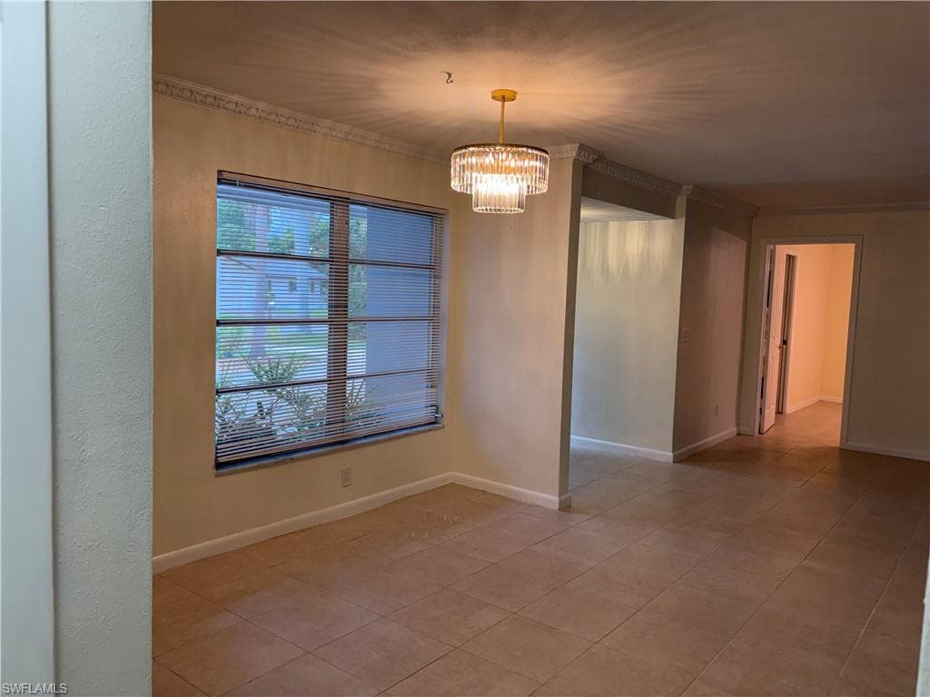 5661 Eichen CIR E-13