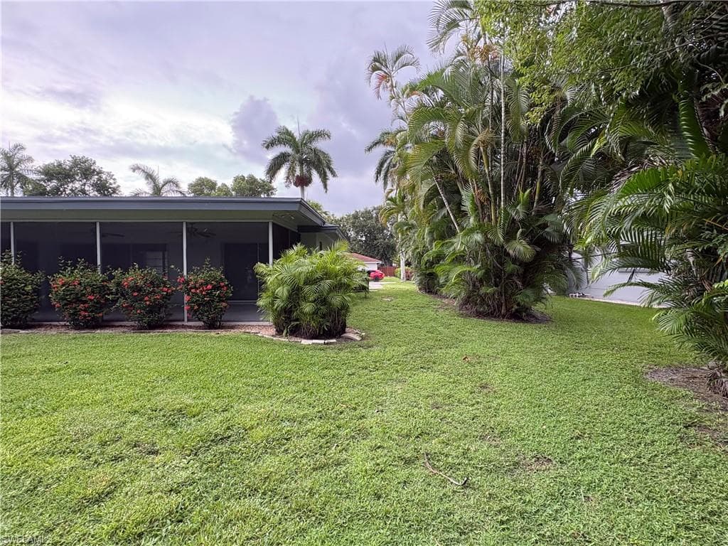 5661 Eichen CIR E-17