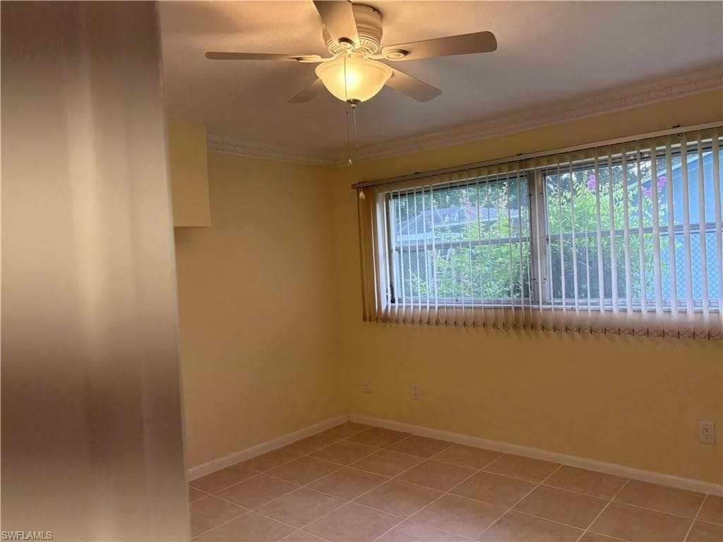 5661 Eichen CIR E-12