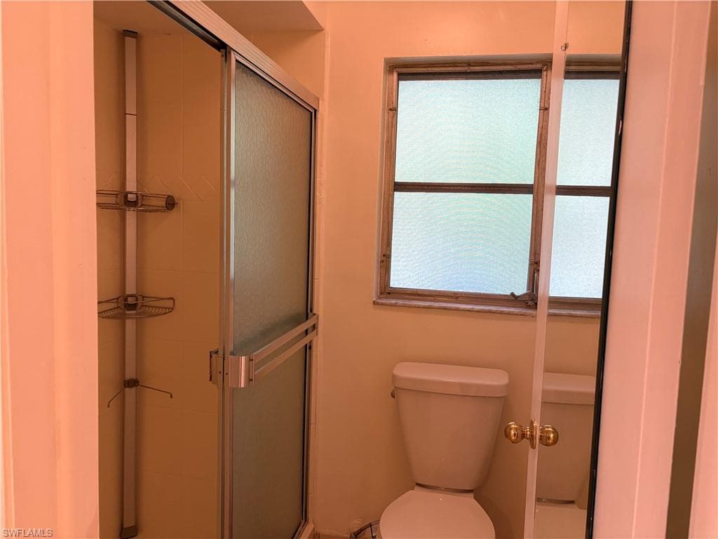 5661 Eichen CIR E-7