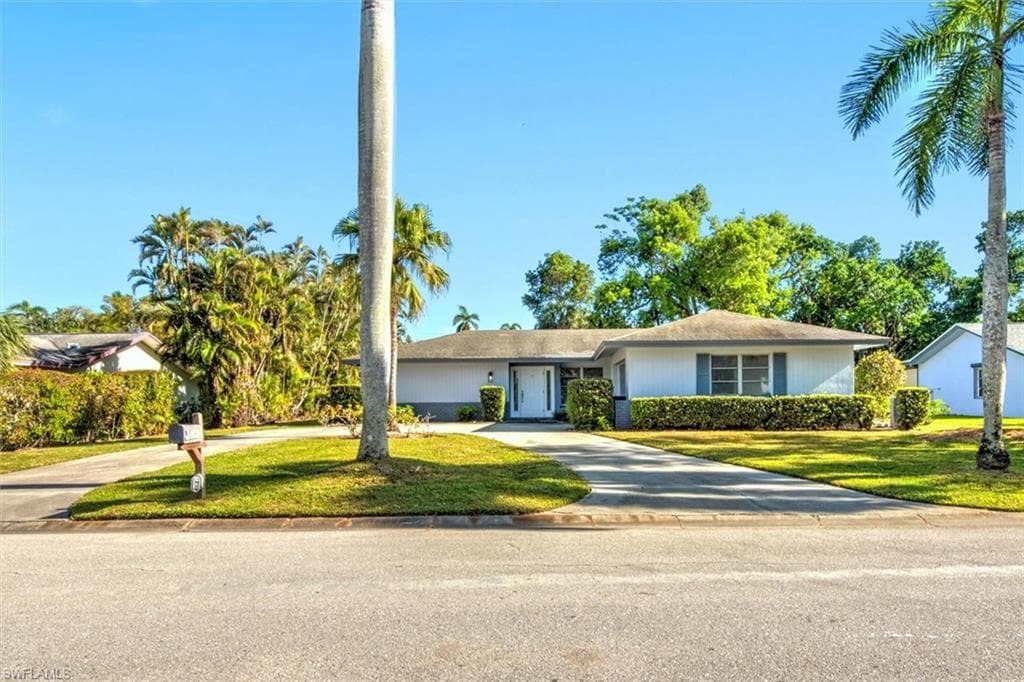 5661 Eichen CIR E-1