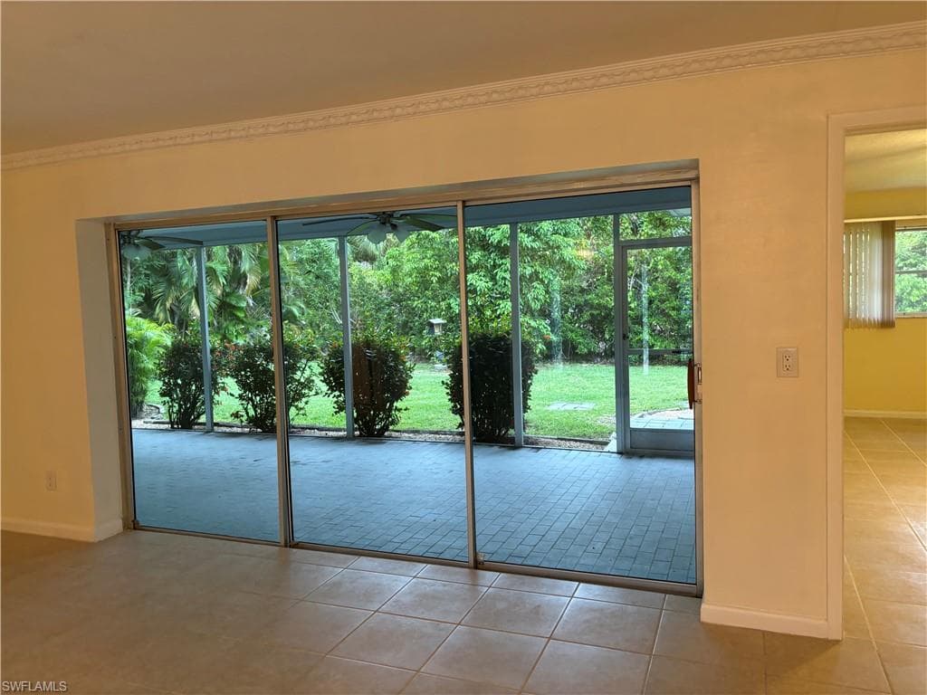 5661 Eichen CIR E-11