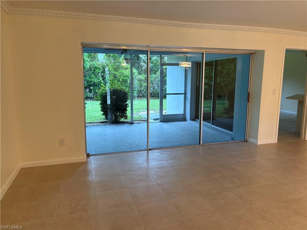 5661 Eichen CIR E-4