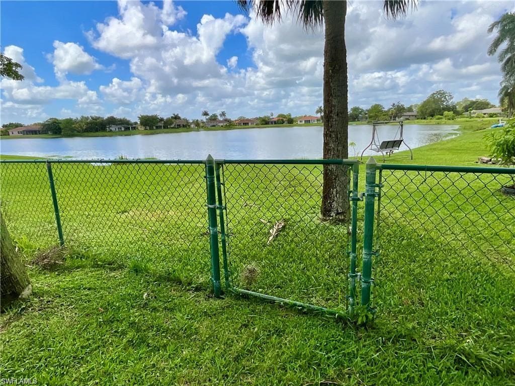 701 Meyer DR-17