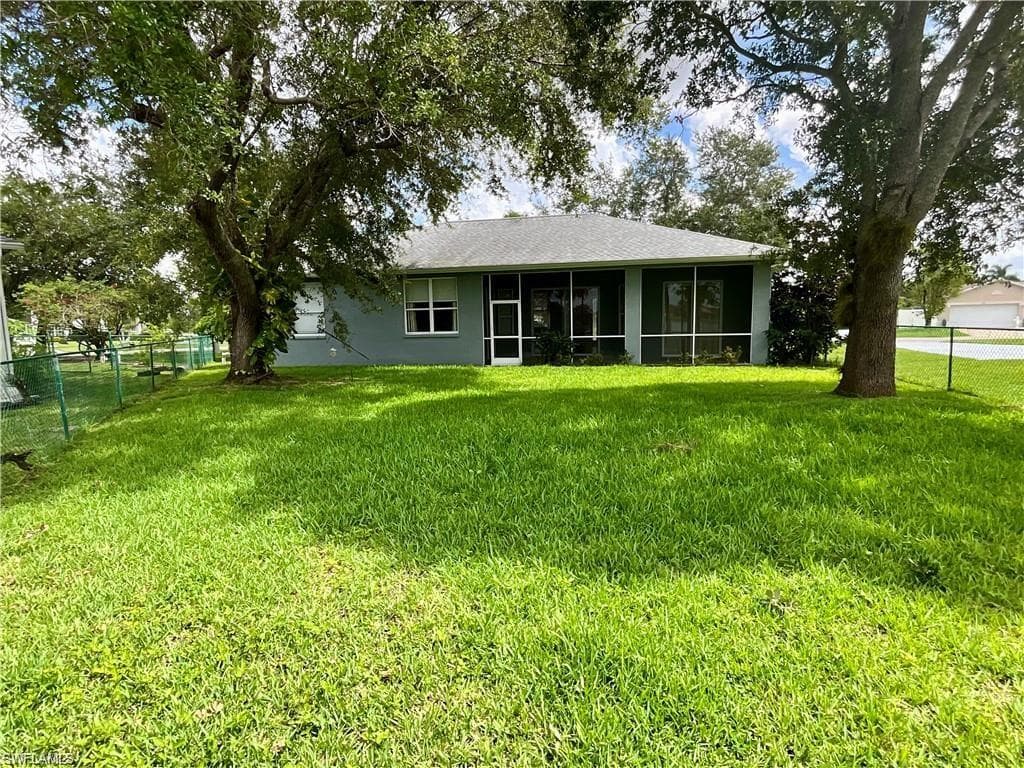 701 Meyer DR-19