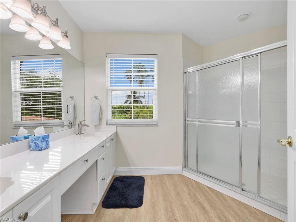 1100 Diamond CIR 1104-27