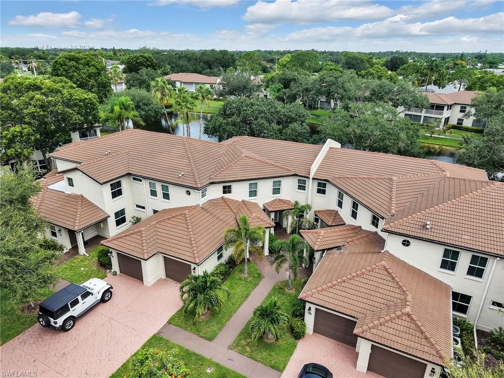 1100 Diamond CIR 1104-1