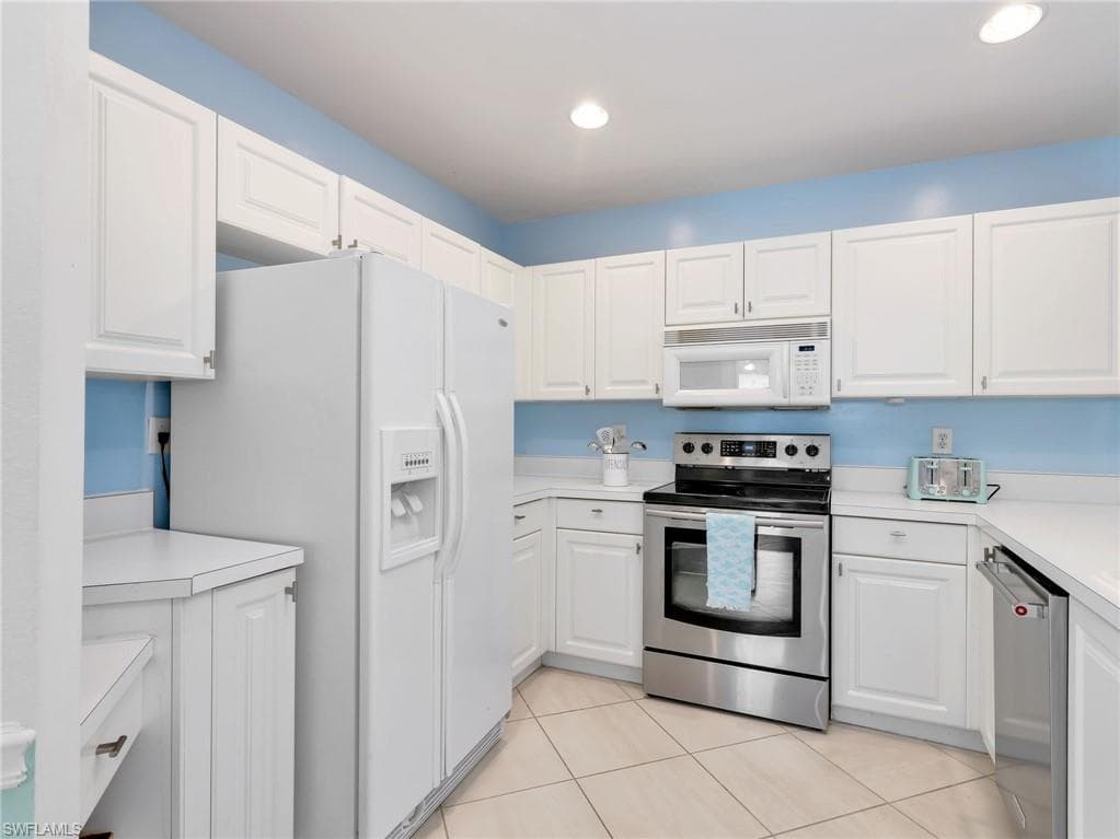 1100 Diamond CIR 1104-15