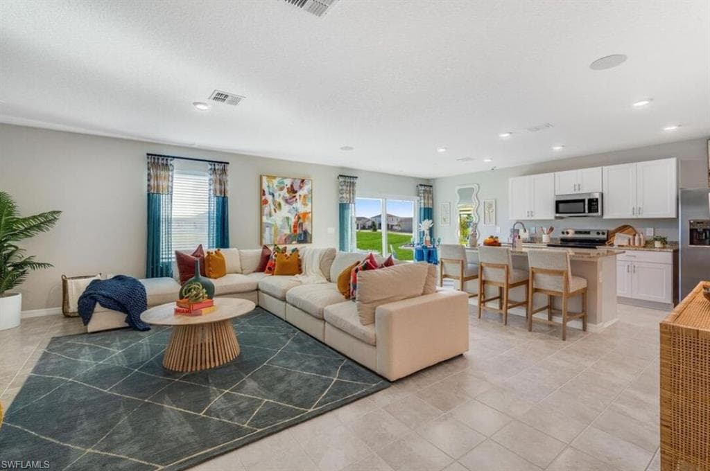 6518 Equinox LN-11