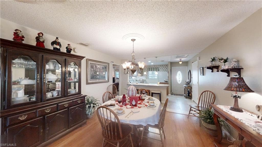 1527 Edgewater CIR-27