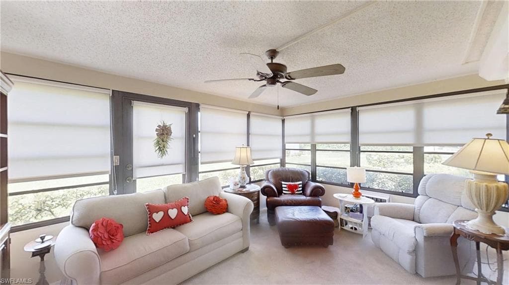 1527 Edgewater CIR-6