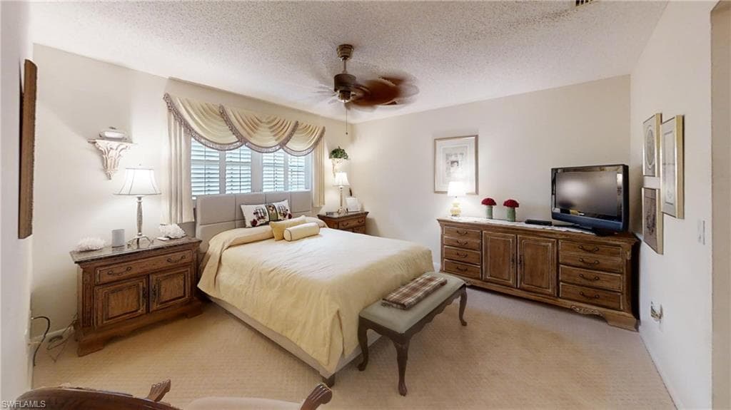 1527 Edgewater CIR-46