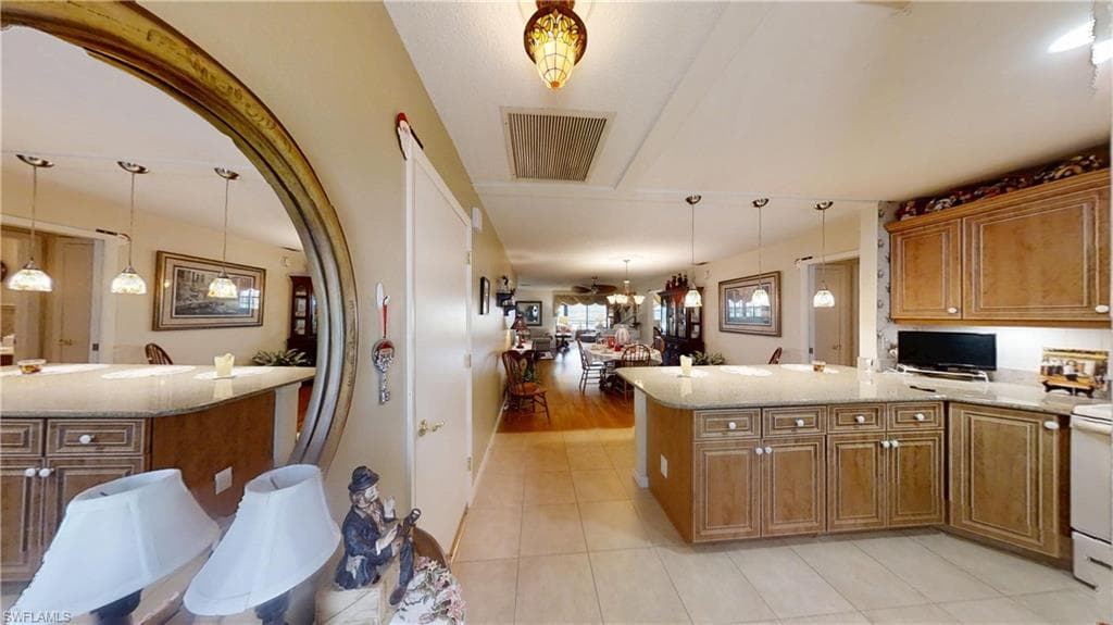 1527 Edgewater CIR-17