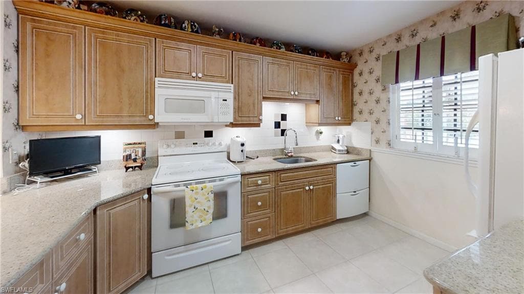1527 Edgewater CIR-43