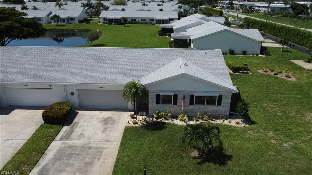 1527 Edgewater CIR-12