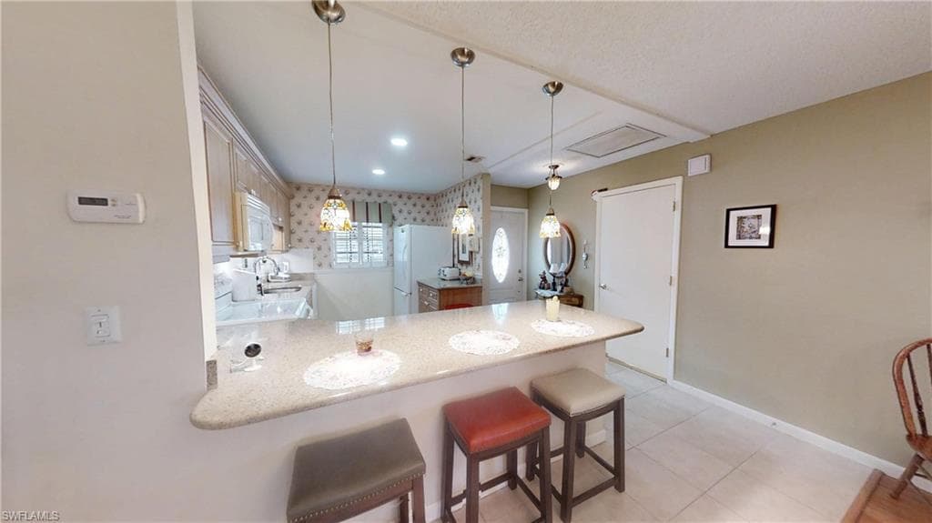 1527 Edgewater CIR-3