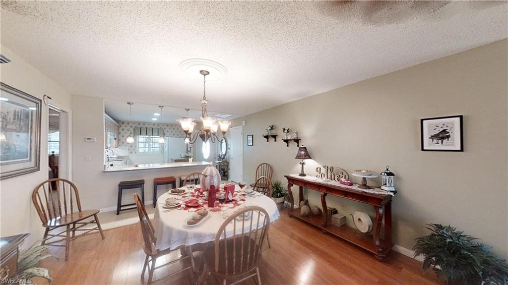 1527 Edgewater CIR-28