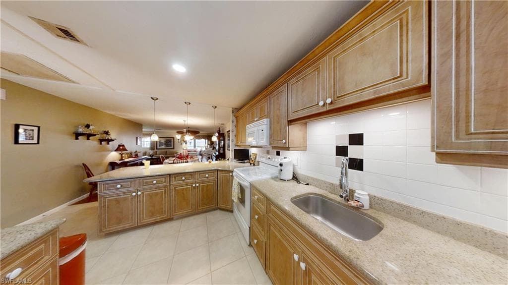 1527 Edgewater CIR-20