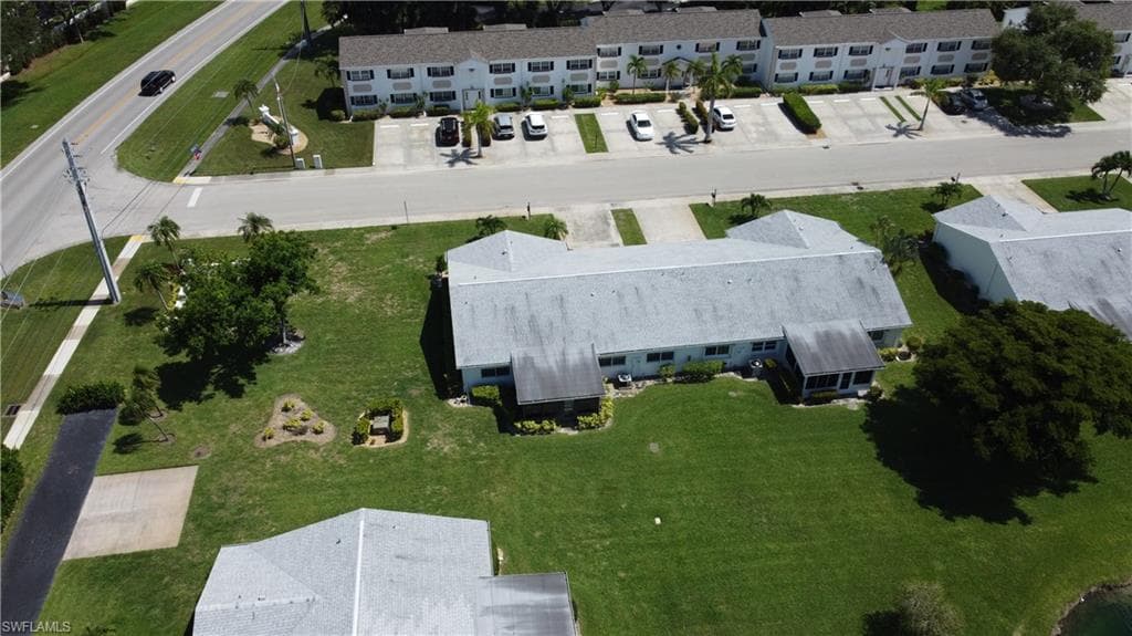 1527 Edgewater CIR-10