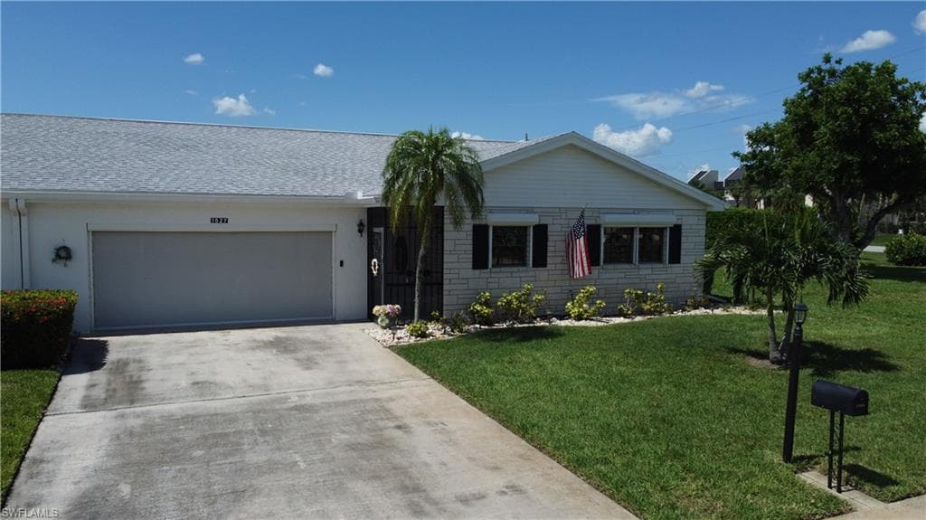 1527 Edgewater CIR-14