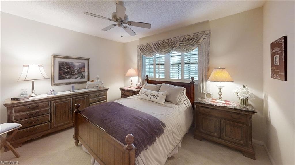 1527 Edgewater CIR-41