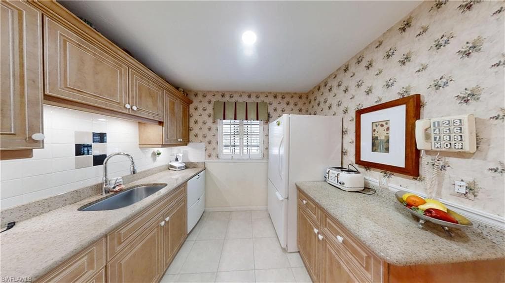 1527 Edgewater CIR-19