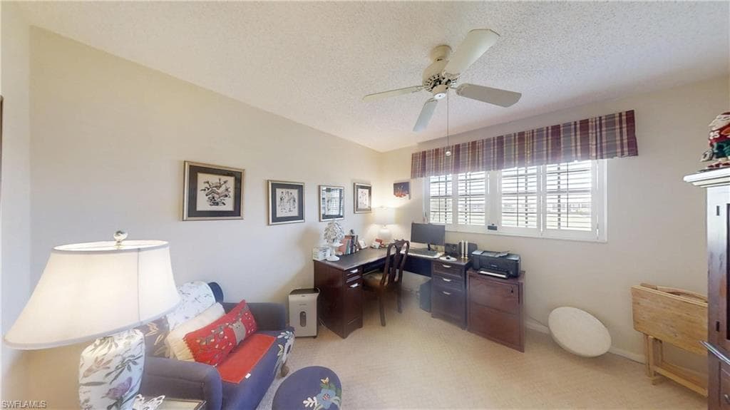 1527 Edgewater CIR-35
