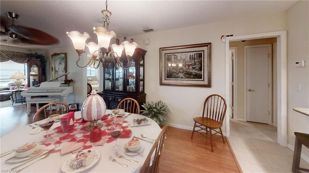 1527 Edgewater CIR-39