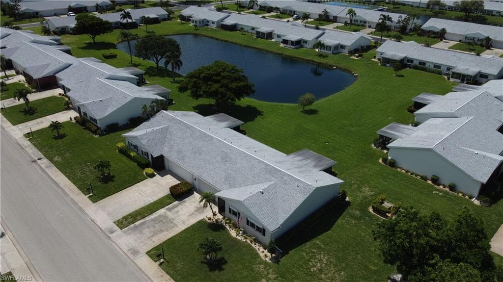 1527 Edgewater CIR-8