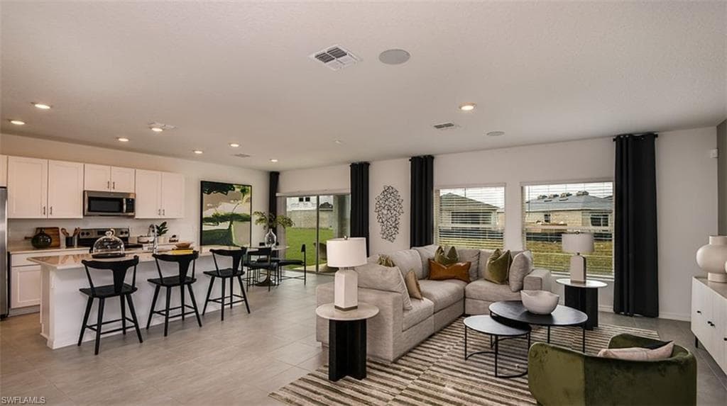 6512 Equinox LN-9