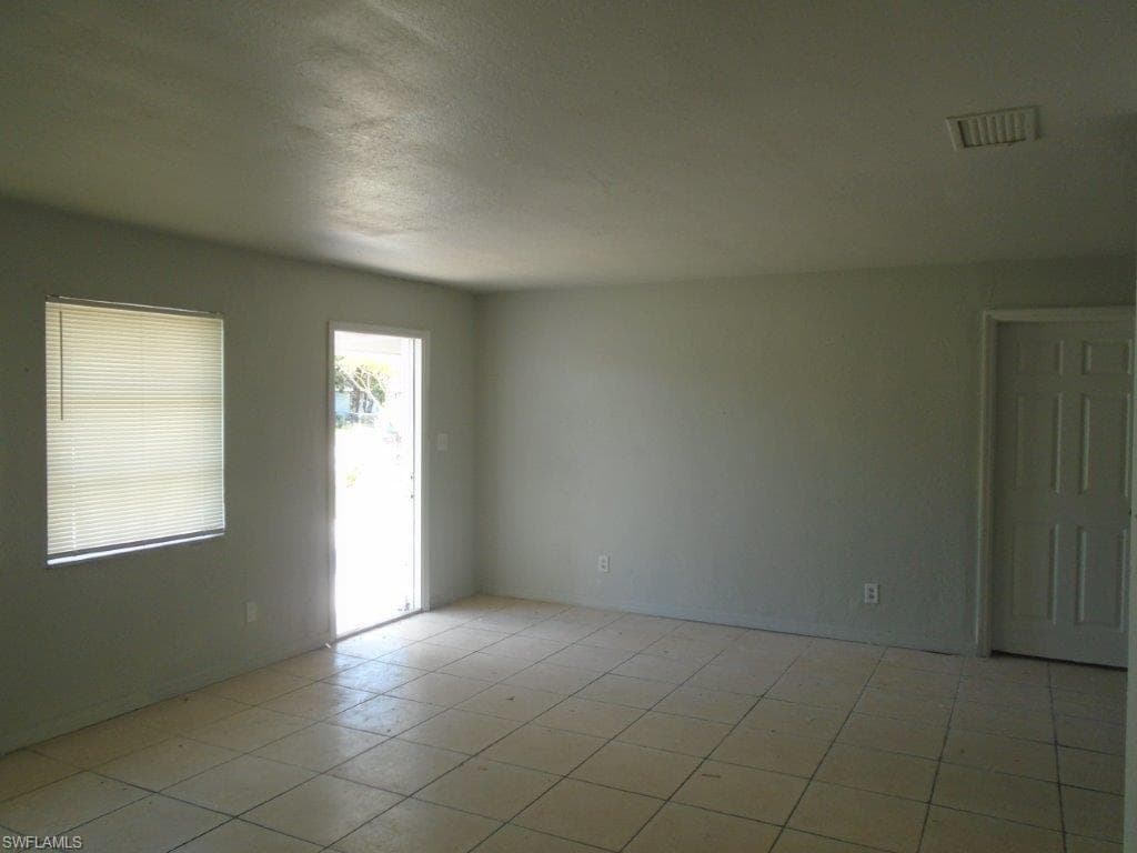4941 Howard ST-3