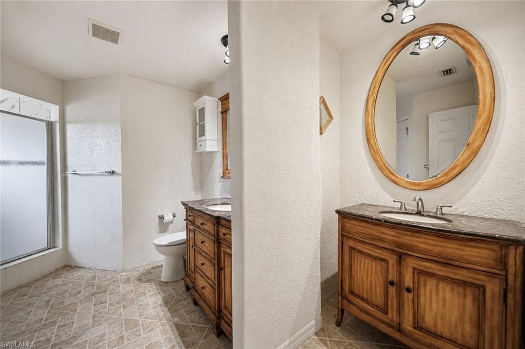 20 Hampton AVE-12