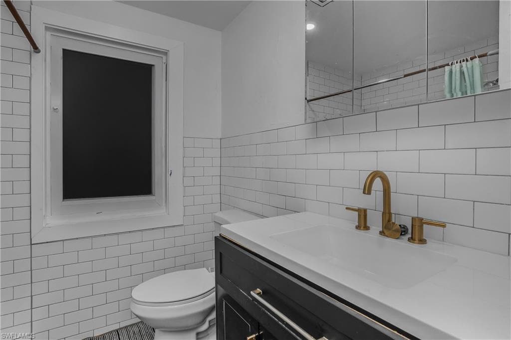 337 Balboa AVE-8