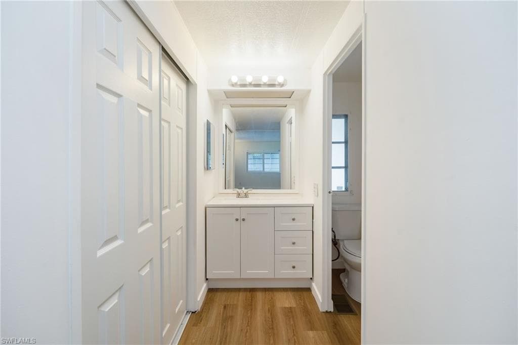27380 Valois DR-13