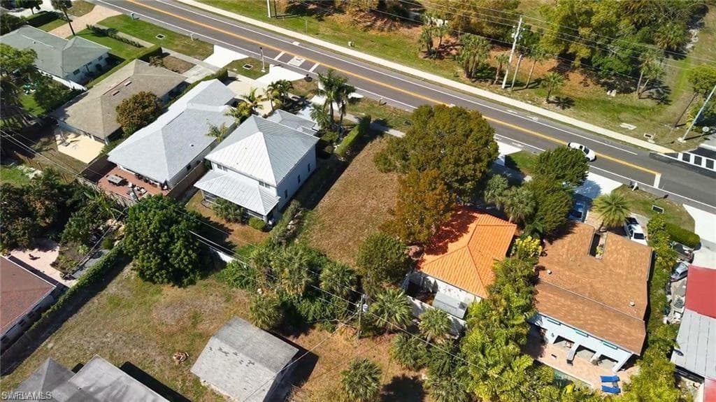 686 111th AVE N-4