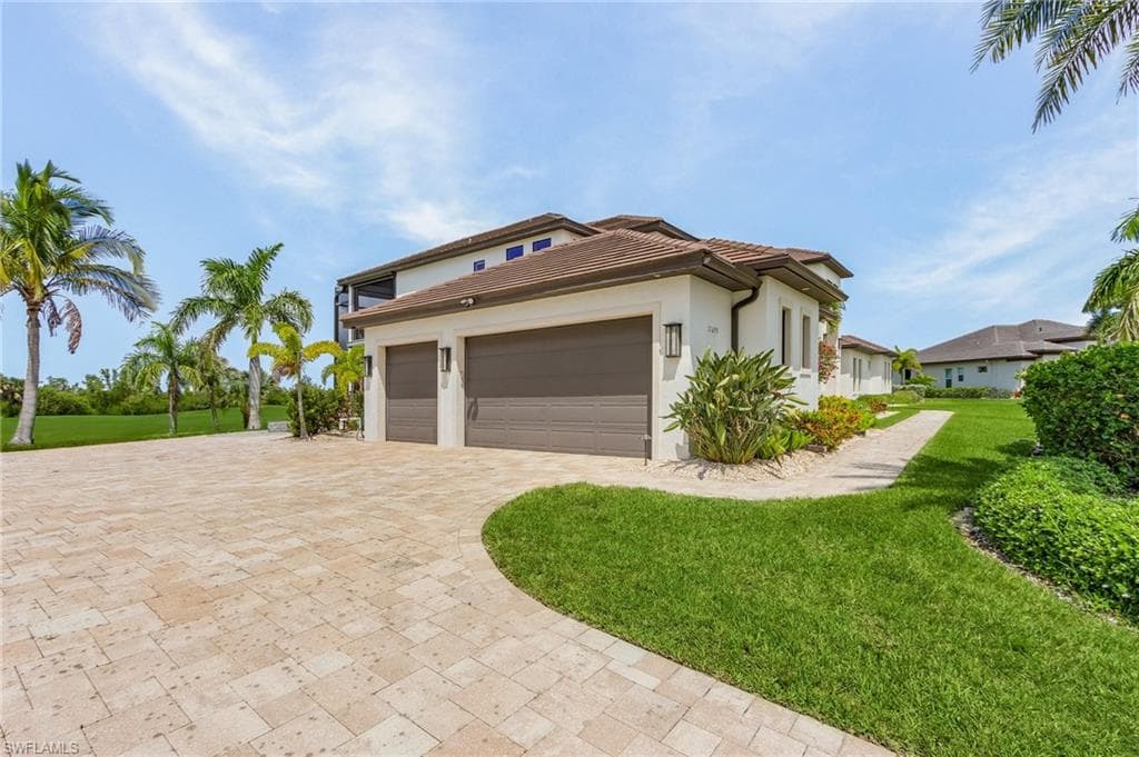 11695 Royal Tee CIR-1