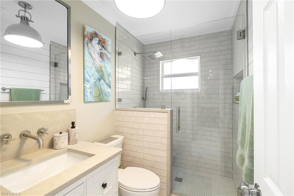 2574 Bayshore DR-23