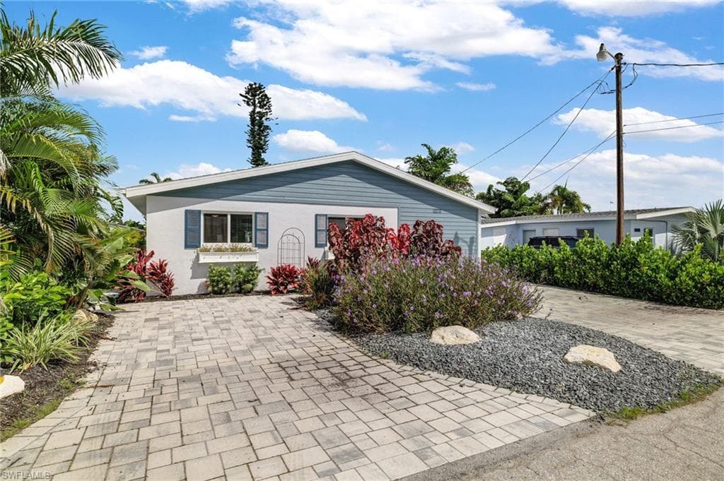2574 Bayshore DR-43