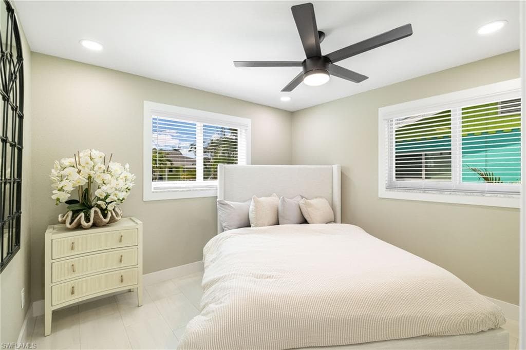 2574 Bayshore DR-26