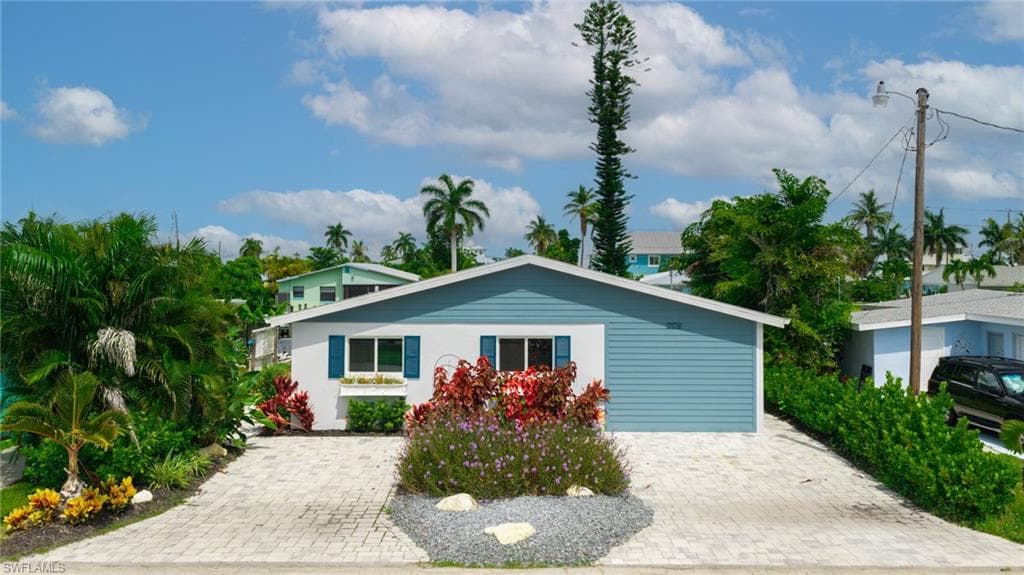 2574 Bayshore DR-1
