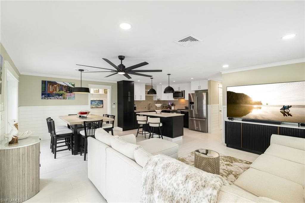 2574 Bayshore DR-20