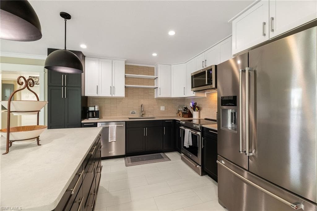 2574 Bayshore DR-15