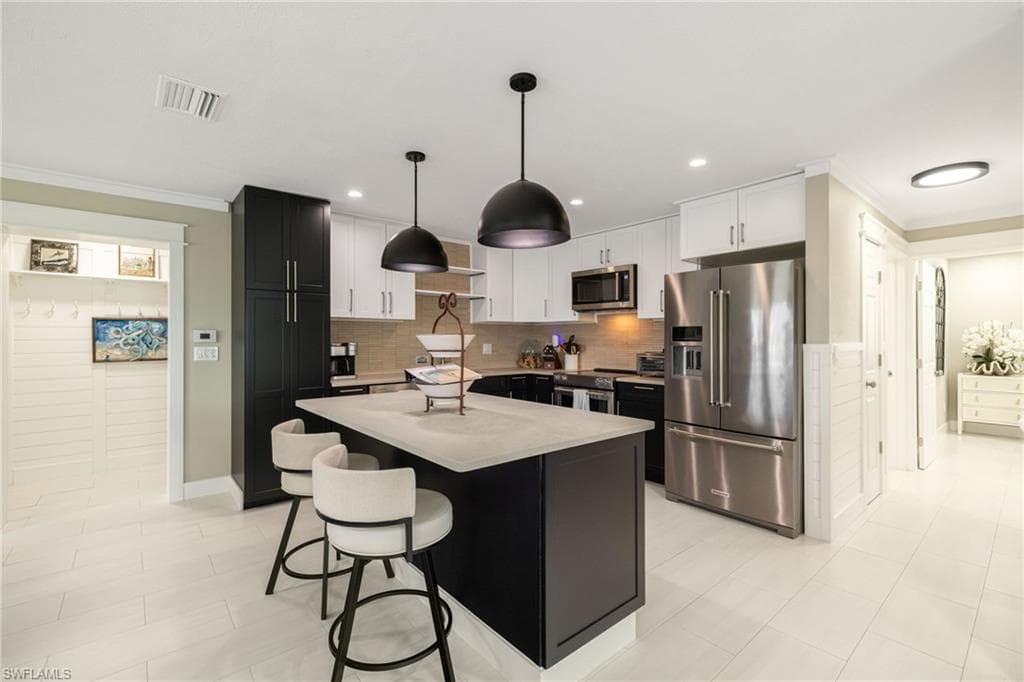 2574 Bayshore DR-11