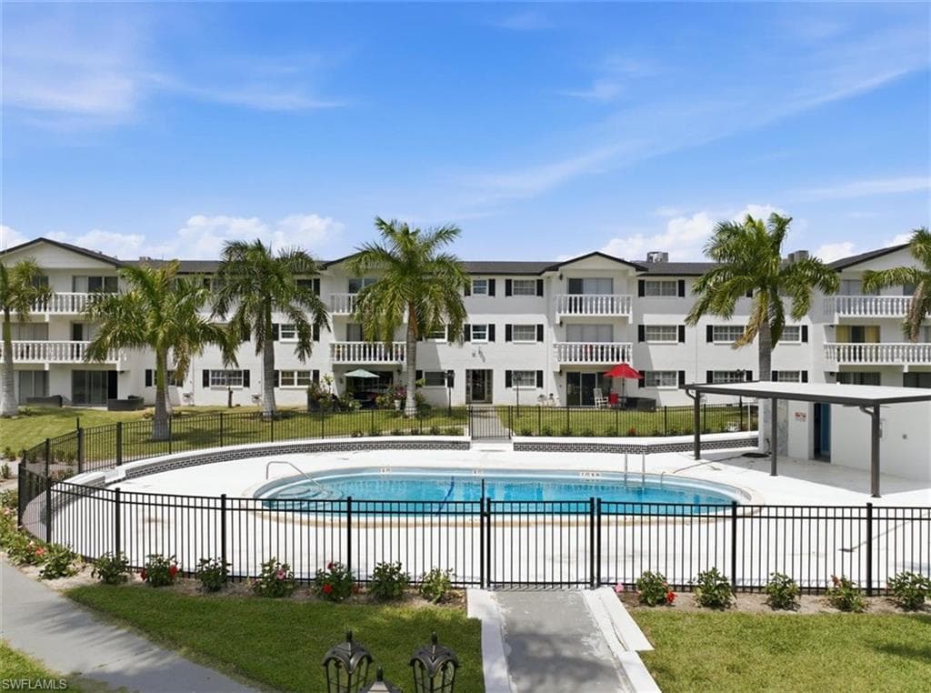 3704 Broadway 310-11