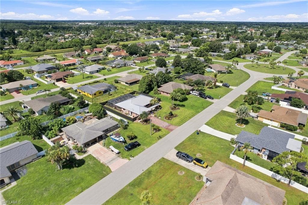 1631 Country Club PKWY-27