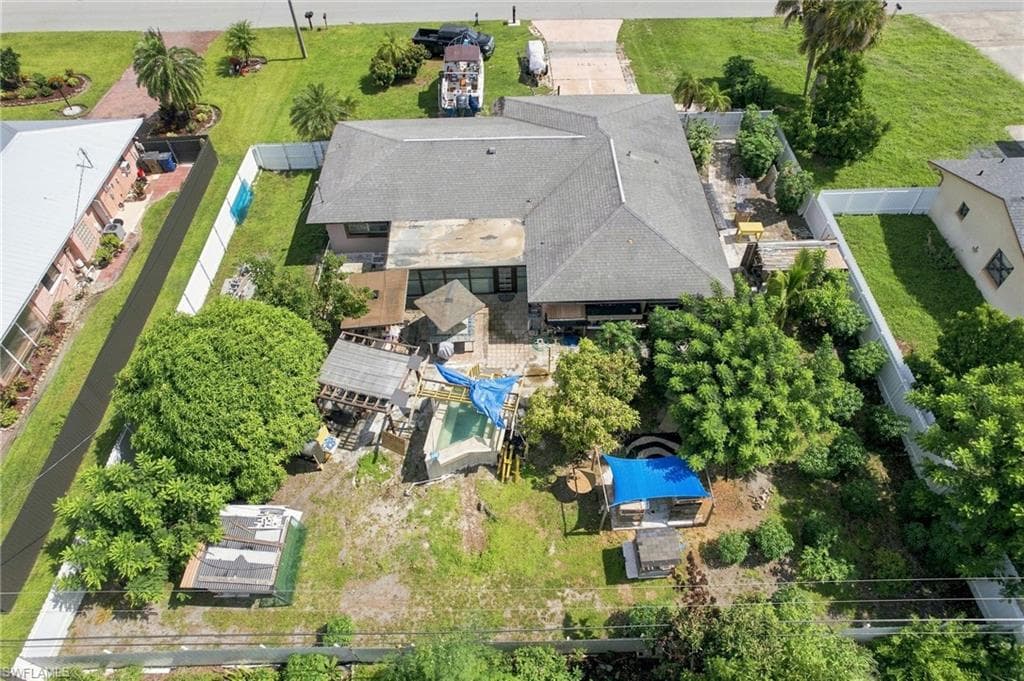1631 Country Club PKWY-19